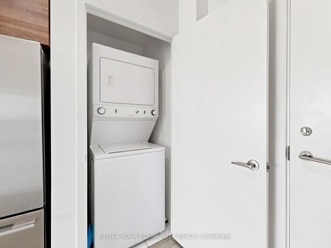 Photo 5 at 3302 - 121 Mcmahon Drive, Bayview Village, Toronto
