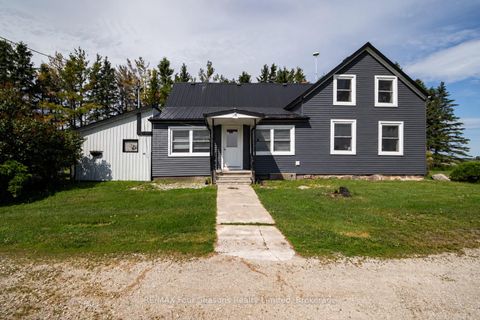 Photo 6 at 5803 26 Highway, Rural Clearview, Clearview