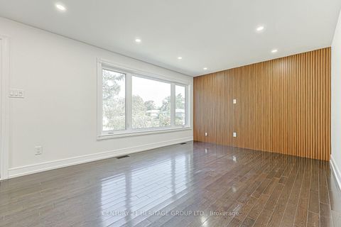 Photo 3 at 314 Wenlock Avenue, Harding, Richmond Hill