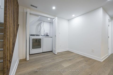Photo 18 at 314 Wenlock Avenue, Harding, Richmond Hill