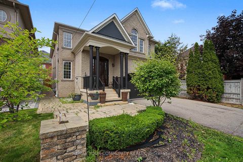 Photo 1 at 8 Yemina Gate, Patterson, Vaughan