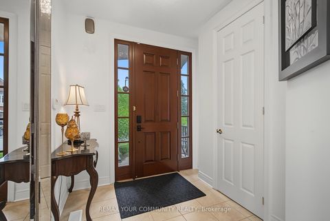Photo 3 at 8 Yemina Gate, Patterson, Vaughan