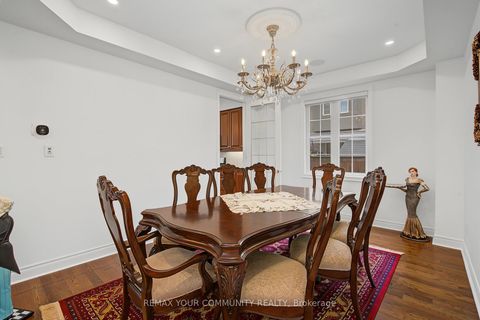 Photo 8 at 8 Yemina Gate, Patterson, Vaughan