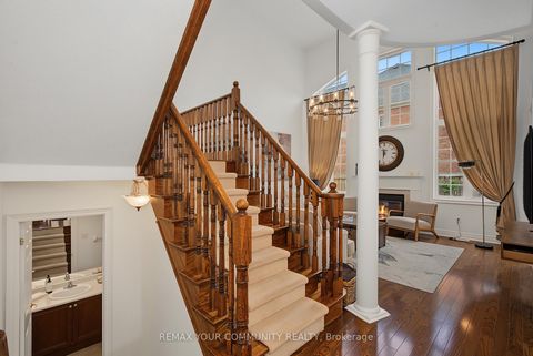 Photo 10 at 8 Yemina Gate, Patterson, Vaughan