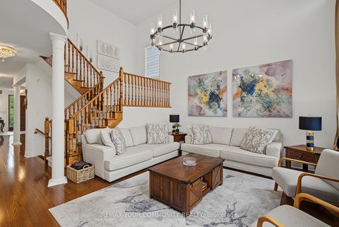 Photo 19 at 8 Yemina Gate, Patterson, Vaughan