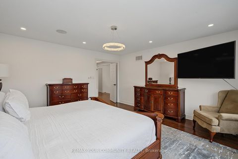 Photo 25 at 8 Yemina Gate, Patterson, Vaughan
