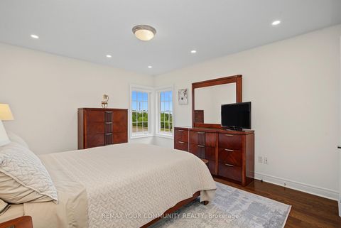Photo 33 at 8 Yemina Gate, Patterson, Vaughan
