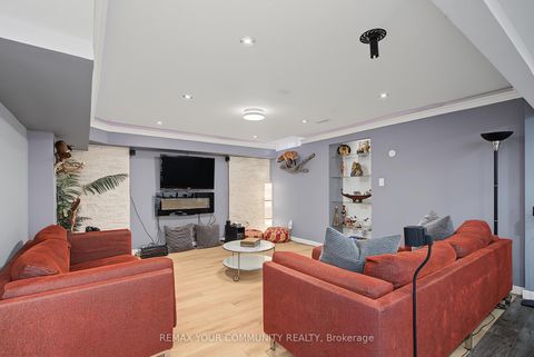 Photo 38 at 8 Yemina Gate, Patterson, Vaughan
