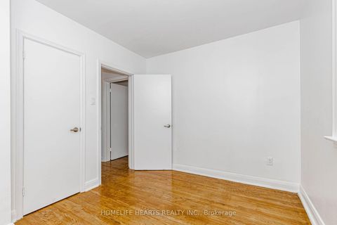 Photo 34 at 6 Dittmer Crescent, Clairville, Toronto