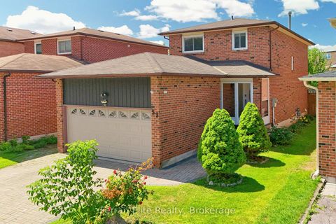 Photo 2 at 53 Belvedere Crescent, Crosby, Richmond Hill