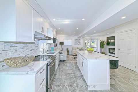 Photo 7 at 53 Belvedere Crescent, Crosby, Richmond Hill