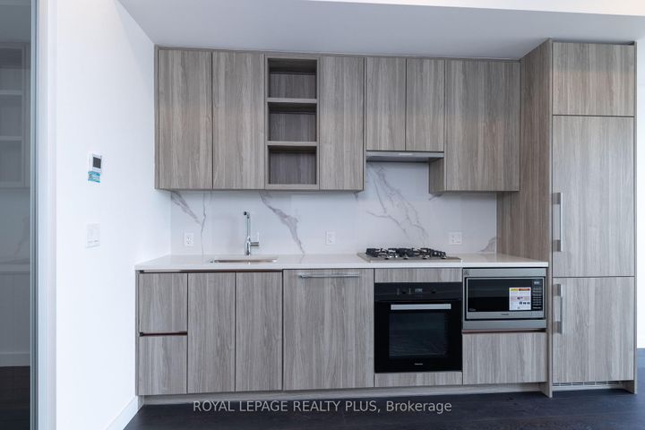 Photo 6 at 662 - 68 Esther Shiner Boulevard, Bayview Village, Toronto