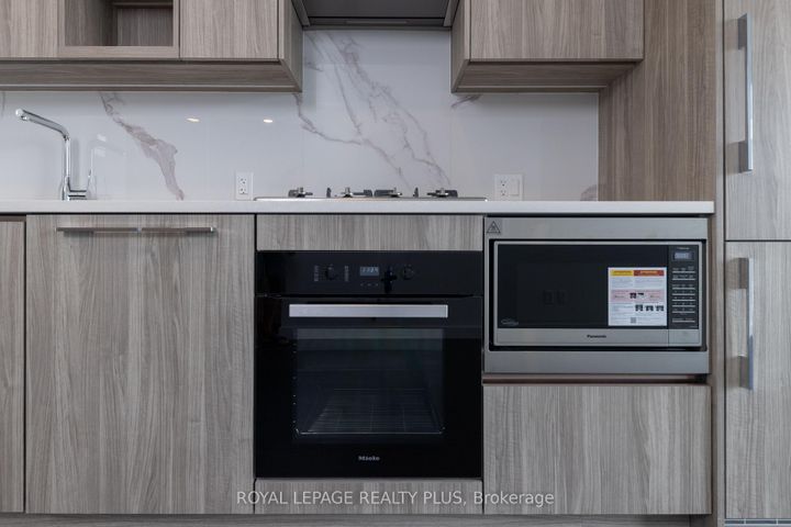 Photo 9 at 662 - 68 Esther Shiner Boulevard, Bayview Village, Toronto