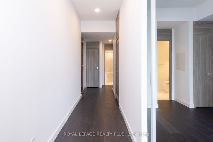 Photo 11 at 662 - 68 Esther Shiner Boulevard, Bayview Village, Toronto