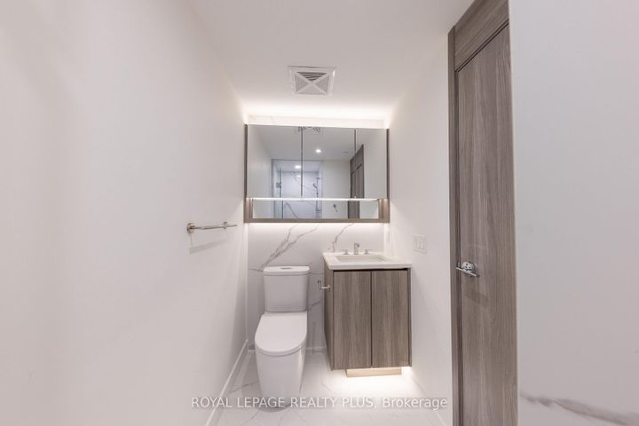 Photo 16 at 662 - 68 Esther Shiner Boulevard, Bayview Village, Toronto