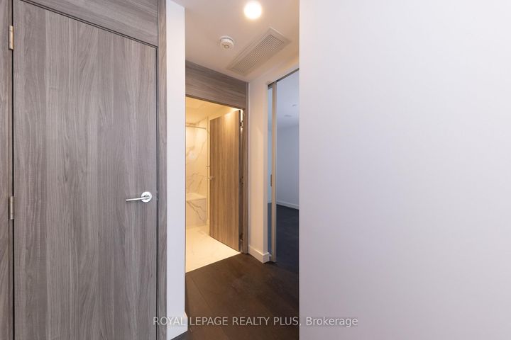 Photo 18 at 662 - 68 Esther Shiner Boulevard, Bayview Village, Toronto