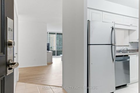 Photo 4 at 814 - 11 Townsgate Drive, Yorkhill, Vaughan