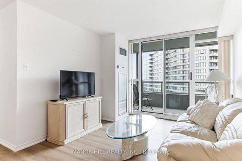 Photo 8 at 814 - 11 Townsgate Drive, Yorkhill, Vaughan