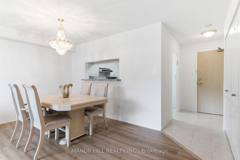 Photo 13 at 814 - 11 Townsgate Drive, Yorkhill, Vaughan