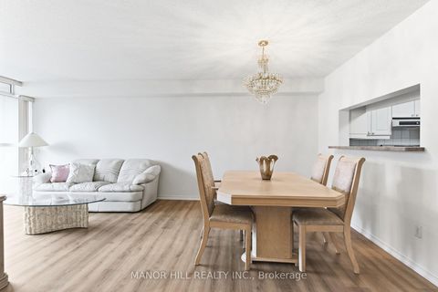 Photo 14 at 814 - 11 Townsgate Drive, Yorkhill, Vaughan