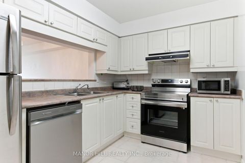 Photo 19 at 814 - 11 Townsgate Drive, Yorkhill, Vaughan