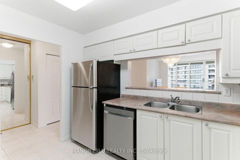 Photo 20 at 814 - 11 Townsgate Drive, Yorkhill, Vaughan