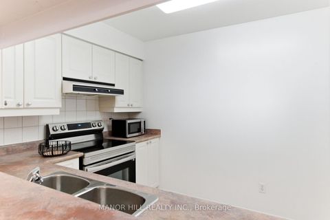 Photo 21 at 814 - 11 Townsgate Drive, Yorkhill, Vaughan