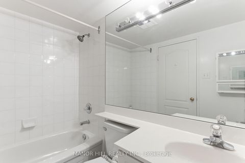 Photo 28 at 814 - 11 Townsgate Drive, Yorkhill, Vaughan