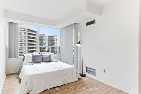Photo 29 at 814 - 11 Townsgate Drive, Yorkhill, Vaughan