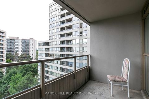Photo 34 at 814 - 11 Townsgate Drive, Yorkhill, Vaughan