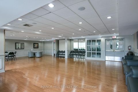 Photo 42 at 814 - 11 Townsgate Drive, Yorkhill, Vaughan