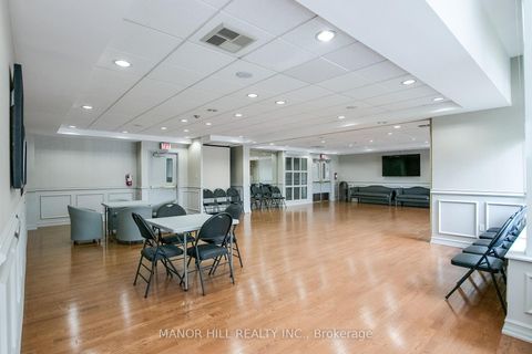 Photo 43 at 814 - 11 Townsgate Drive, Yorkhill, Vaughan
