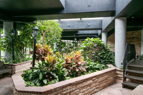 Photo 47 at 814 - 11 Townsgate Drive, Yorkhill, Vaughan