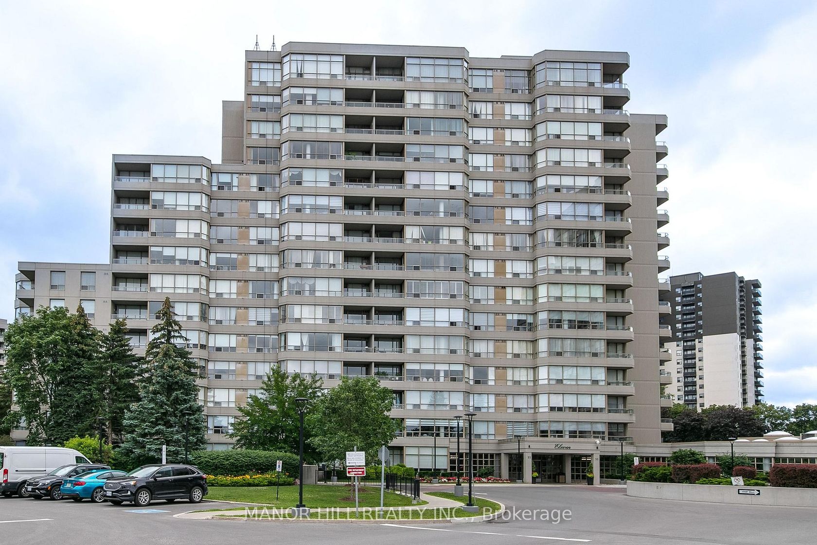 814 - 11 Townsgate Drive, Yorkhill, Vaughan photo number 2
