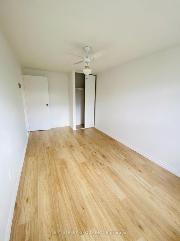Photo 11 at 44 Woody Vine Way, Bayview Village, Toronto