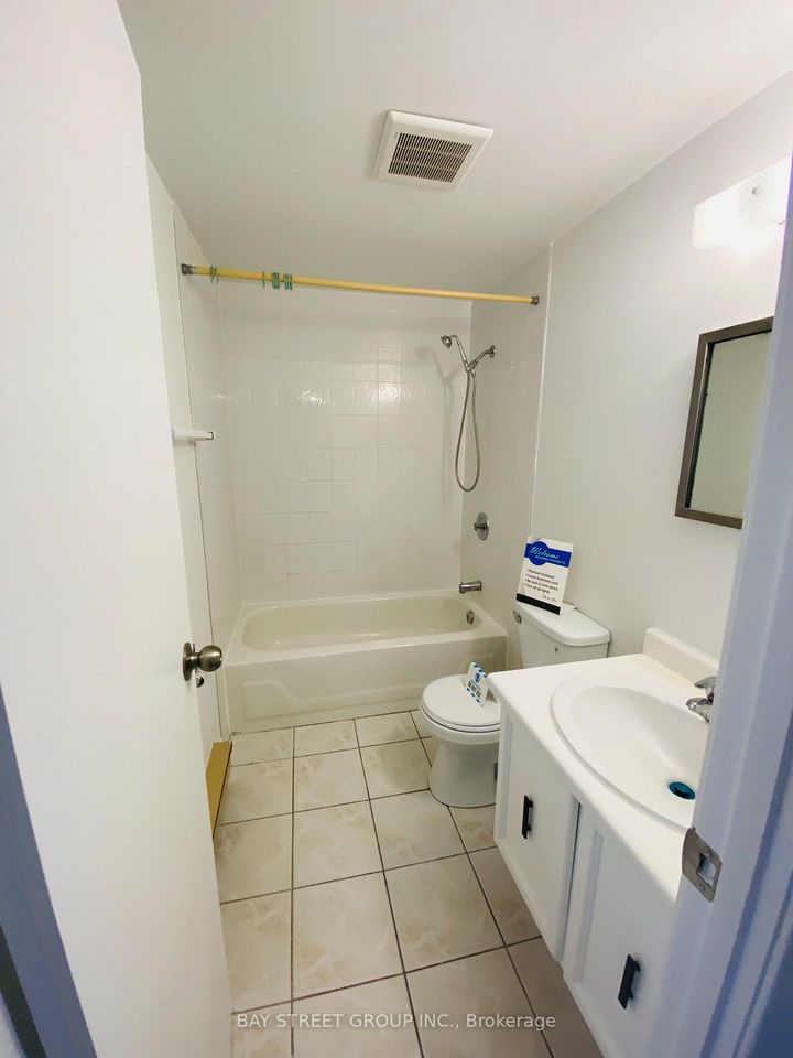 Photo 12 at 44 Woody Vine Way, Bayview Village, Toronto