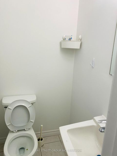 Photo 6 at 44 Woody Vine Way, Bayview Village, Toronto