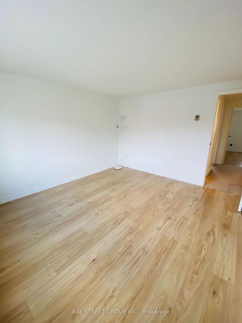 Photo 8 at 44 Woody Vine Way, Bayview Village, Toronto