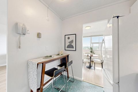 Photo 12 at 1401 - 725 Don Mills Road, Flemingdon Park, Toronto