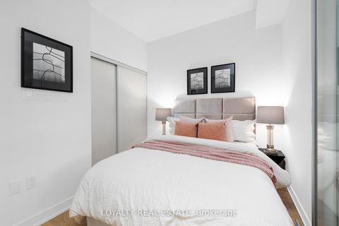 Photo 15 at 211 - 117 Broadway Avenue, Mount Pleasant West, Toronto