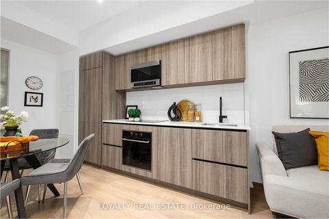 Photo 27 at 211 - 117 Broadway Avenue, Mount Pleasant West, Toronto
