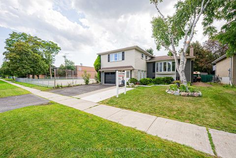 Photo 2 at 48 Highcastle Road, Morningside, Toronto