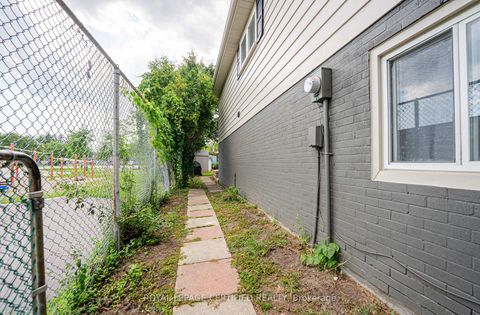 Photo 42 at 48 Highcastle Road, Morningside, Toronto