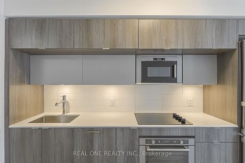 Photo 11 at 821 - 585 Bloor Street E, North St. James Town, Toronto