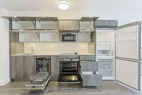 Photo 12 at 821 - 585 Bloor Street E, North St. James Town, Toronto