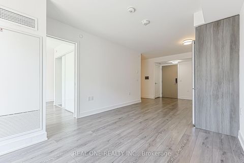 Photo 13 at 821 - 585 Bloor Street E, North St. James Town, Toronto