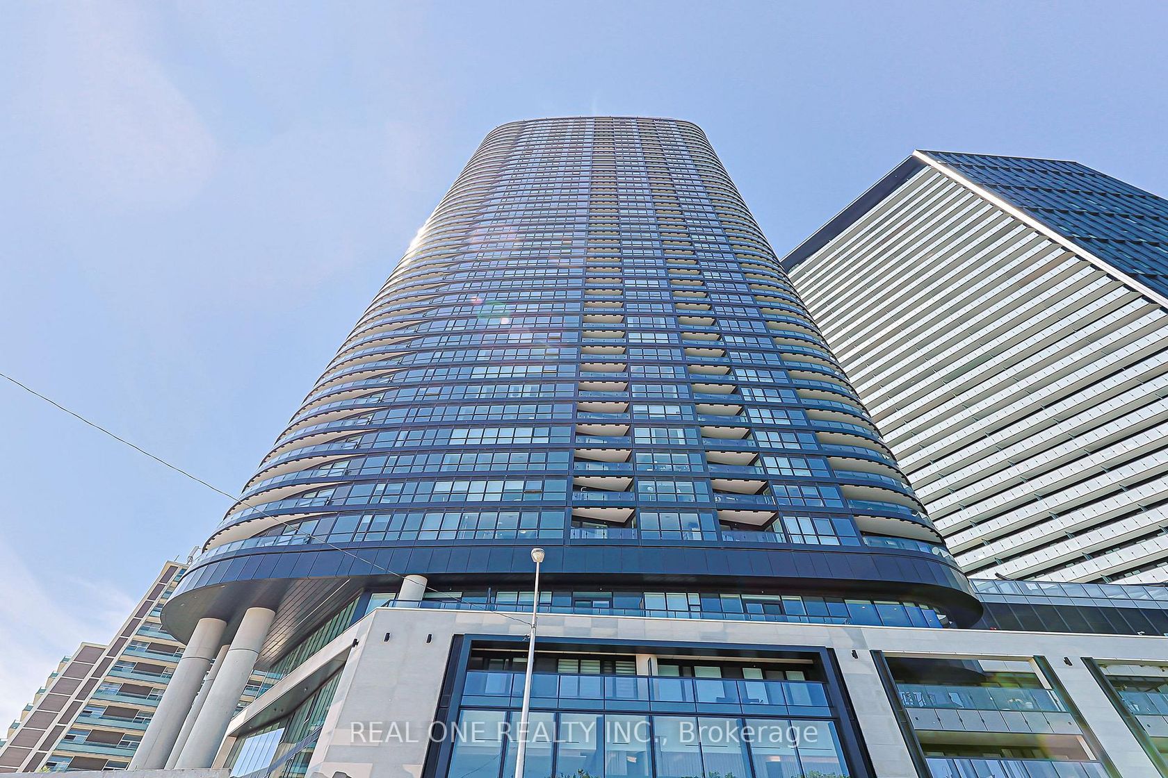 821 - 585 Bloor Street E, North St. James Town, Toronto 