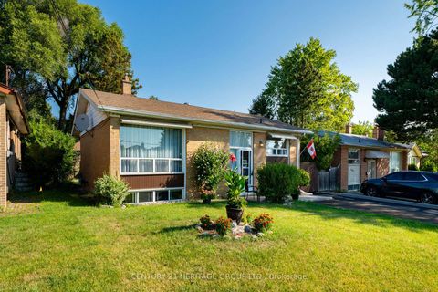 Photo 2 at 417 Paliser Crescent S, Harding, Richmond Hill
