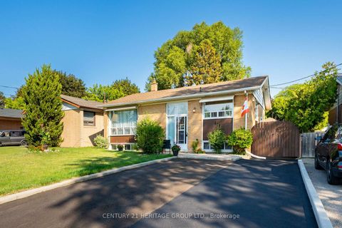 Photo 4 at 417 Paliser Crescent S, Harding, Richmond Hill