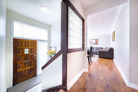 Photo 7 at 417 Paliser Crescent S, Harding, Richmond Hill